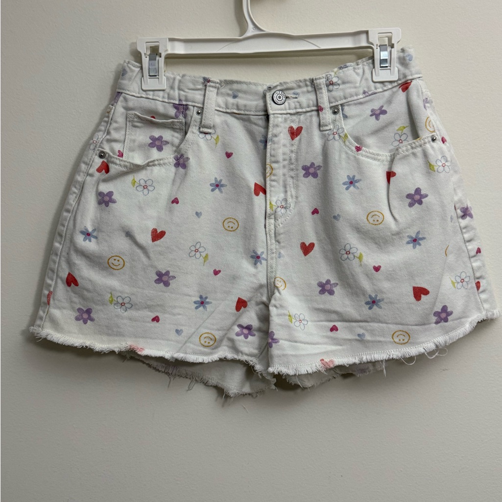 Old Navy White Floral And Heart Jean Shorts